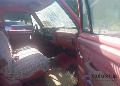 1988 Dodge D-Series D100 из США, поврежденный, VIN 1B7FD04Y3JS787465